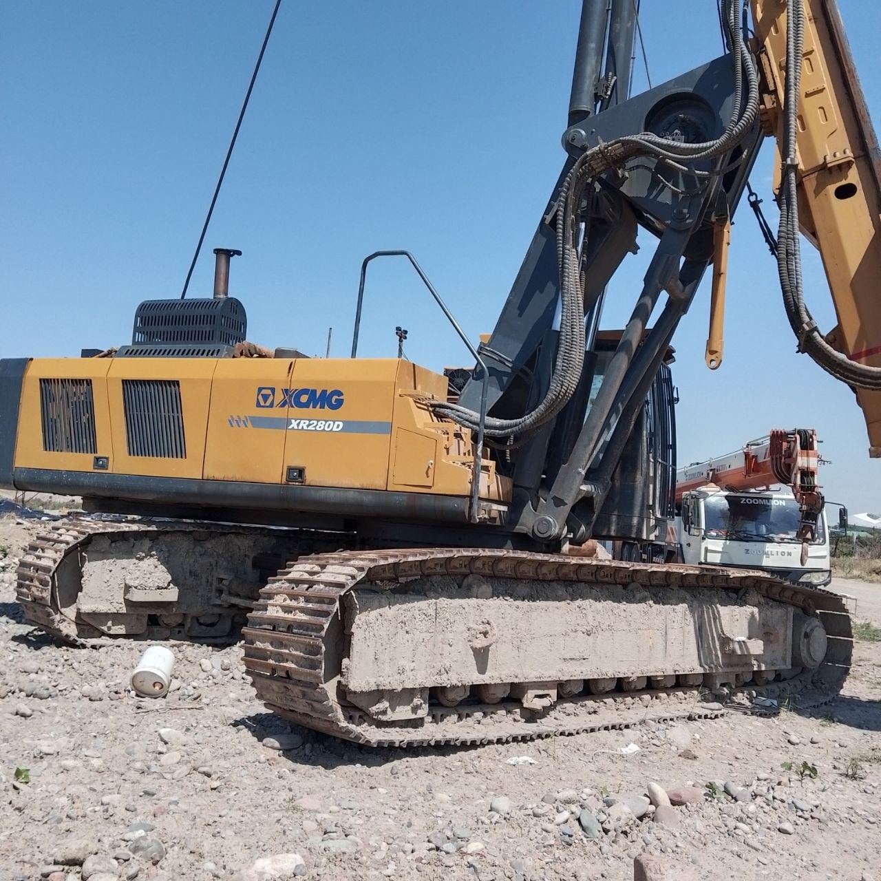 Rigs at work on foundation site