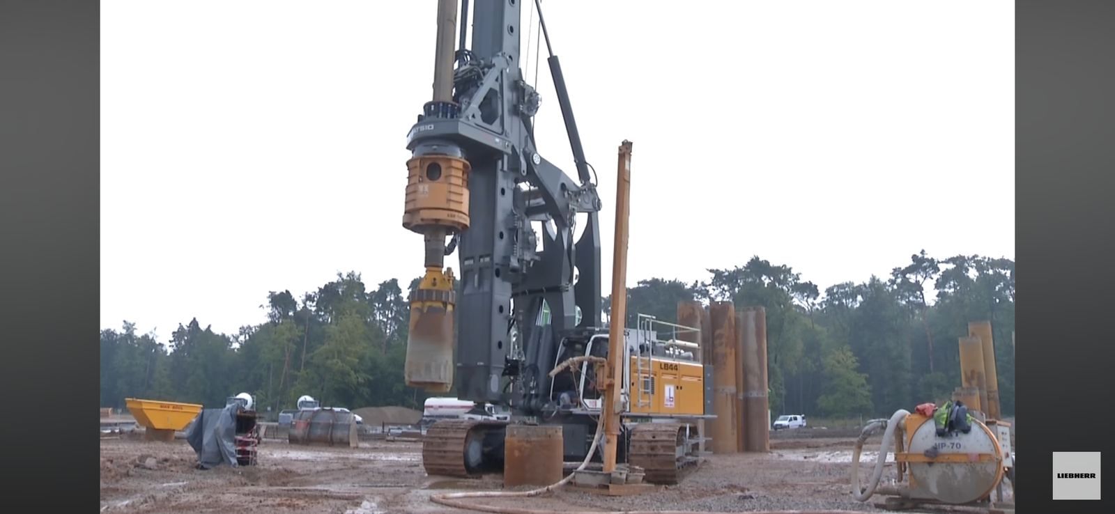 Rotary drilling rig equipment detail